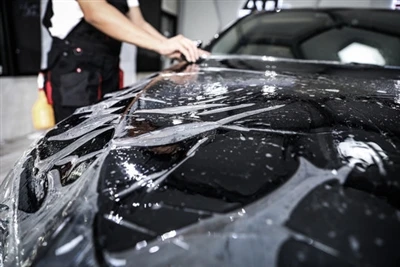 Which is better to protect car paint, car protective film or paint sealing glaze? Which is better to protect car paint, car protective film or paint sealing glaze?